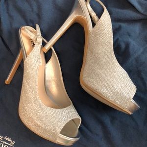 Open toed, formal pumps